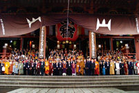 WFB・WFBY・WBU全ての参加者が浅草寺を参拝し、世界平和を祈った